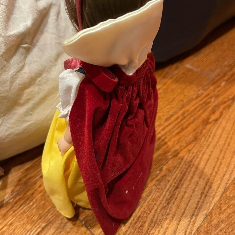 Vintage Snow White 9